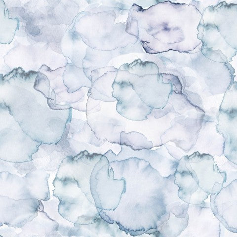 French Terry blaue und weiße Aquarellblumen auf weißem Hintergrund