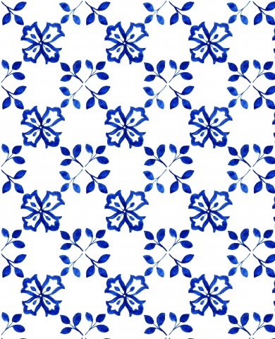 Satinbomuld med et blåt og hvidt mønster med blomster og blade