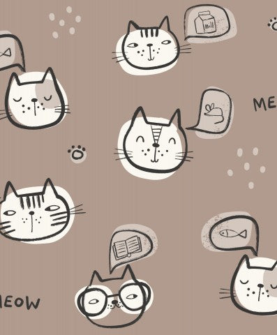 Mussola diversi gatti che parlano tra loro in lingue diverse