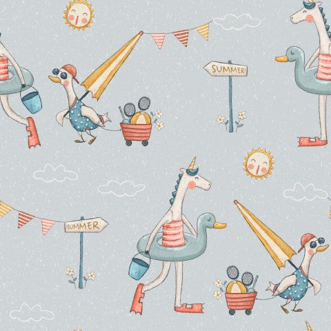 Muslin enhörningar och fåglar på stranden