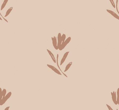 Panama et brunt og lysebrunt blomstermønster på en beige baggrund