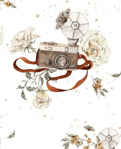 Tessuto impermeabile di una macchina fotografica d'epoca, fiori e farfalle