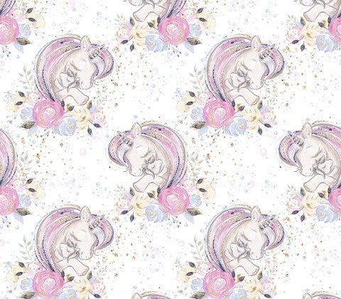 Tissu imperméable avec une licorne et des fleurs dessus