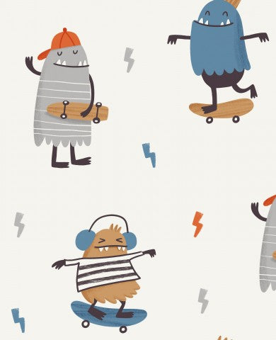Monstres en tissu imperméable sur des skateboards